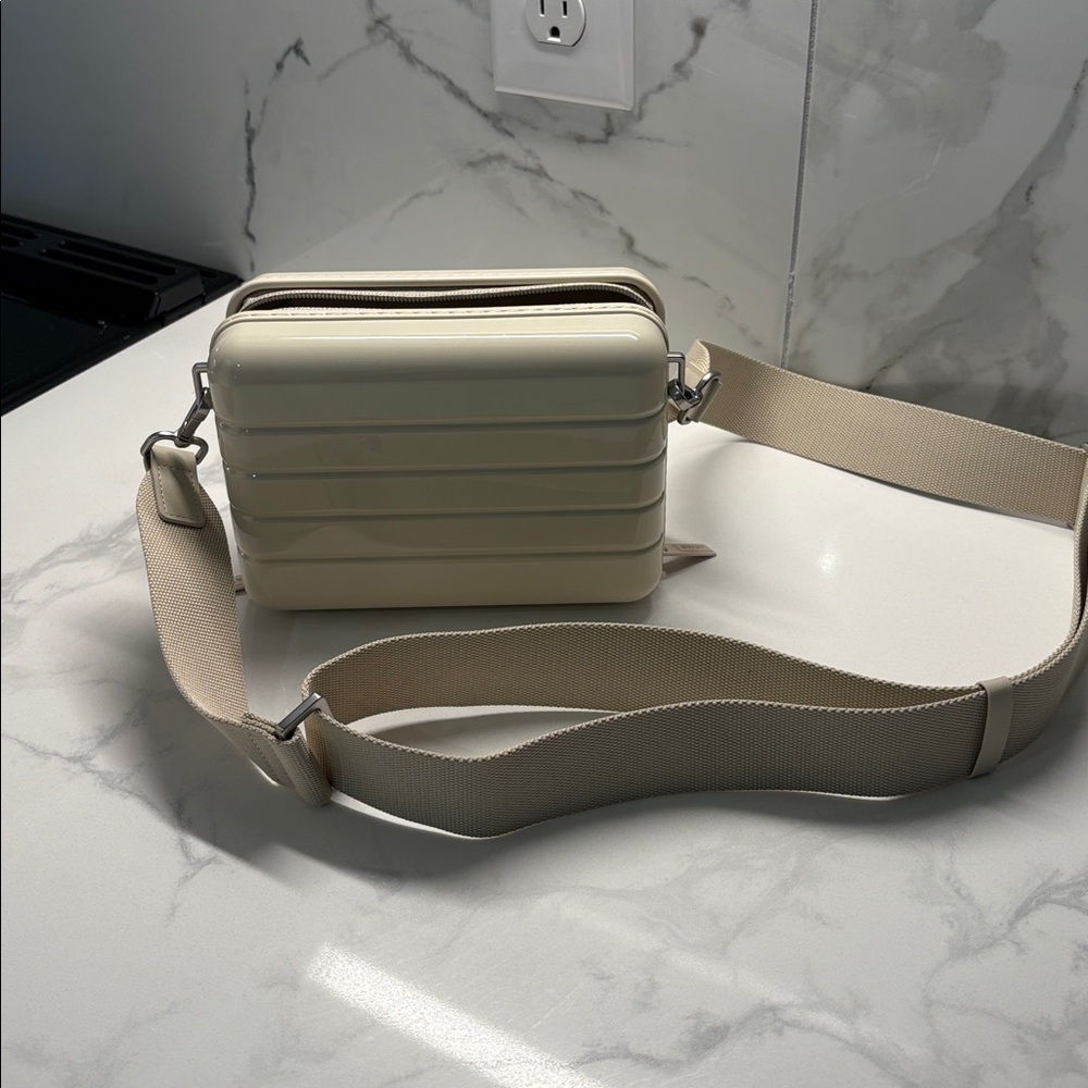 AWAY Mini crossbody - Picture 5 of 7